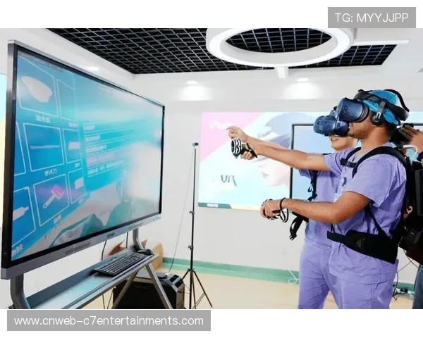 人才培训机构更新VR模拟课程，加速复合型制作团队培养。